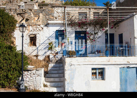 Maisons traditionnelles et de vieux bâtiments dans le village d'Anatoli, Crete Banque D'Images