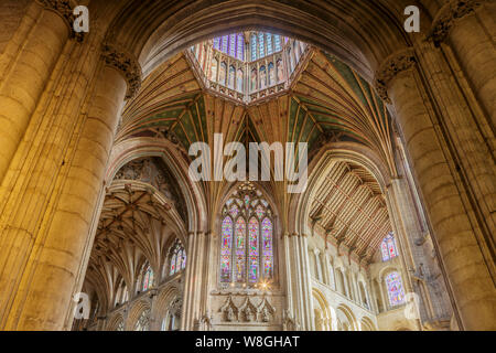 L'intérieur de cathédrale d'Ely Ely cathédrale (l'église cathédrale de la sainte et indivise Trinité de Ely) est l'église principale du diocèse de Banque D'Images