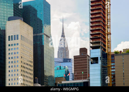 Chrysler building, un gratte-ciel de style Art Déco, parmi les gratte-ciel modernes, 2019 Manhattan, New York, USA. Banque D'Images