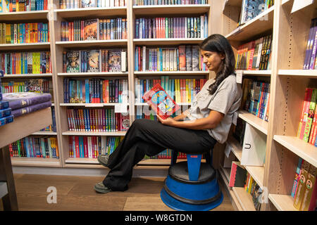 Londres, Angleterre, 8 août 2019 : Konnie Huq 'cookie et le plus énervant garçon dans le monde" livre signature. Gary Mitchell/ Alamy Live News Banque D'Images