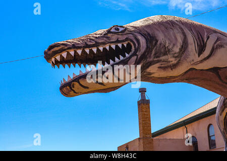 Holbrook, Arizona / USA - 3 août 2919 : statue de dinosaure Banque D'Images