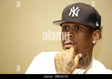 Star de la NBA Allen Iverson retraite assiste à une conférence de presse pour sa tournée en Chine à Hefei city, à l'est la province de l'Anhui, Chine, 28 mai 2015. Banque D'Images