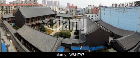 --FILE--Vue de la résidence de luxe de Gu 144 Jinggangshan, ancien chef adjoint de la logistique générale Ministère de l'Armée de libération du peuple chinois (PL Banque D'Images