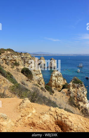 Une vue sur les falaises rocheuses à la Ponta da Piedade heandland Banque D'Images