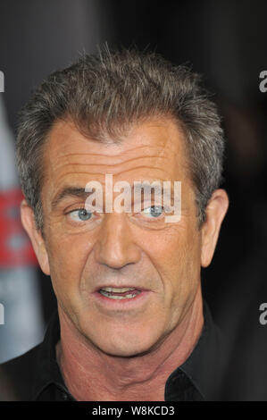 LOS ANGELES, CA. 26 janvier 2010 : Mel Gibson au Los Angeles première de son nouveau film "Edge Of Darkness" au Grauman's Chinese Theatre, à Hollywood. © 2010 Paul Smith / Featureflash Banque D'Images