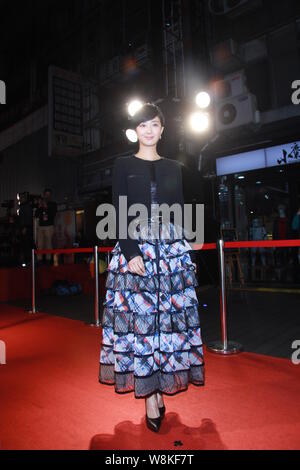 L'actrice taïwanaise Gwei Lun-mei assiste à un événement premiere pour son nouveau film documentaire 'Le moment" à Taipei, Taiwan, le 2 mars 2016. Gwei Lun-mei est Banque D'Images
