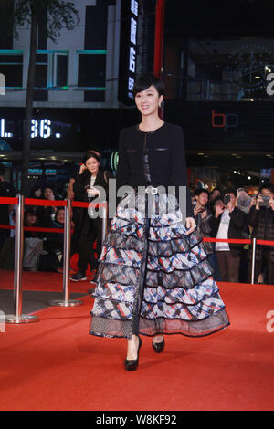 L'actrice taïwanaise Gwei Lun-mei assiste à un événement premiere pour son nouveau film documentaire 'Le moment" à Taipei, Taiwan, le 2 mars 2016. Gwei Lun-mei est Banque D'Images