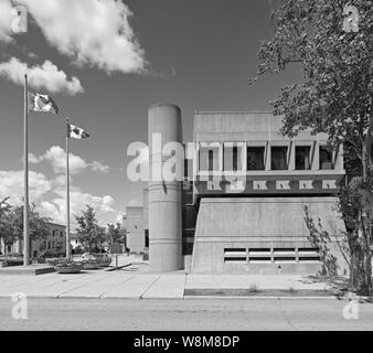 L'Hôtel de Ville de Brantford. Le bâtiment est situé au 100 Wellington Square. Conçu par Michael Kopsa et construit en 1967, la conception de l'architecture brutaliste Banque D'Images