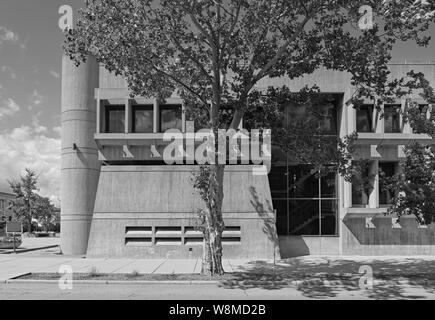 L'Hôtel de Ville de Brantford. Le bâtiment est situé au 100 Wellington Square. Conçu par Michael Kopsa et construit en 1967, la conception de l'architecture brutaliste Banque D'Images