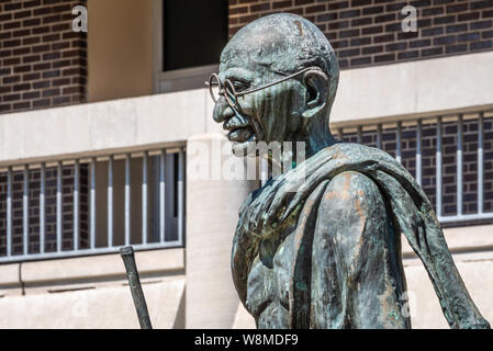 Mahatma Gandhi statue sur le campus de l'Université de Floride Nord à Jacksonville, en Floride. (USA) Banque D'Images