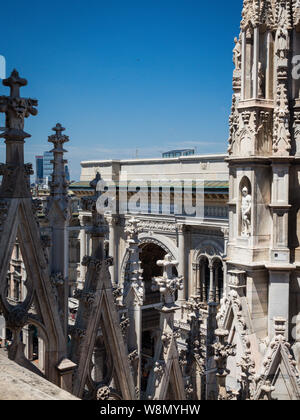 Plus de détails sur la terrasse du toit de l'Catehdral Milan en Italie Banque D'Images