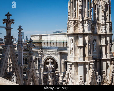 Plus de détails sur la terrasse du toit de l'Catehdral Milan en Italie Banque D'Images