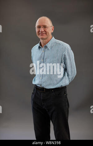 Edinburgh, Ecosse, Royaume-Uni, 10 août 2019. Edinburgh International Book Festival. Photo : James Robertson et Iban Zaldua. Andrew Eaton/Alamy Crédit Banque D'Images