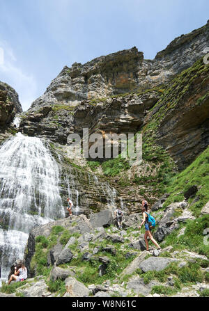 Cola de Caballo cascade, fin de Ordesa y Monte Perdido le sentier de randonnée à Huesca, Espagne Banque D'Images