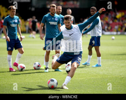 Brighton et Hove Albion Pascal Gross l'échauffement avant la Premier League match à Vicarage Road, Watford. Banque D'Images