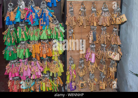 14 JUILLET 2019-VIGAN PHILIPPINES : trousseau en bois vendus dans les rues de Vigan Philippines Banque D'Images