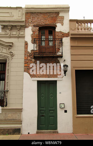 La Casa minima, situé dans le quartier bohème de Barrio de San Telmo, est la plus petite maison dans la ville de Buenos Aires, Argentine Banque D'Images