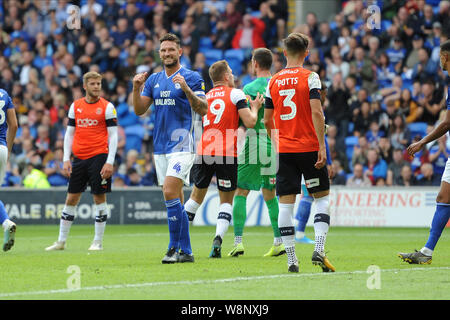 Cardiff, Royaume-Uni. 10 août, 2019.Sean Morrison, de Cardiff City réagit au cours de la Sky Bet Championship match entre la ville de Cardiff et Luton Town à la Cardiff City Stadium, Cardiff le samedi 10 août 2019. (Crédit : Jeff Thomas | MI News)usage éditorial uniquement, licence requise pour un usage commercial. Photographie peut uniquement être utilisé pour les journaux et/ou magazines des fins éditoriales Crédit : MI News & Sport /Alamy Live News Banque D'Images