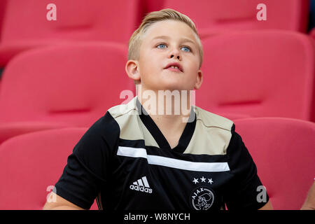 Amsterdam, Pays-Bas. 10 août, 2019. AMSTERDAM, 10-08-2019, Johan Cruijff ArenA, de la saison 2018/2019, l'Eredivisie néerlandaise, Suporters, fans avant le match Ajax - FC Emmen : Crédit Photos Pro/Alamy Live News Banque D'Images