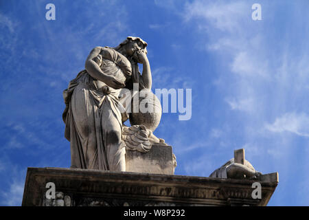 L'ancien cimetière de Recoleta, avec ses tombeaux, mausolées, et sculptures, est l'une des meilleures destinations touristiques à Buenos Aires, Argentine Banque D'Images