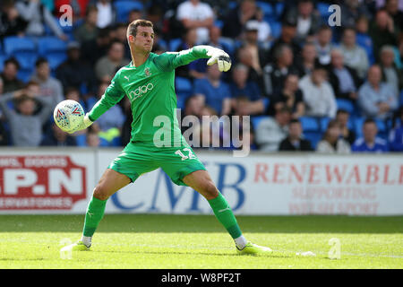 Cardiff, Royaume-Uni. 10 août, 2019. Simon Sluga, le gardien de but de Luton Town en action. Match de championnat Skybet, Cardiff City v Luton Town au Cardiff City Stadium le samedi 10 août 2019. Cette image ne peut être utilisé qu'à des fins rédactionnelles. Usage éditorial uniquement, licence requise pour un usage commercial. Aucune utilisation de pari, de jeux ou d'un seul club/ligue/dvd publications. Photos par Andrew Andrew/Verger Verger la photographie de sport/Alamy live news Crédit : Andrew Orchard la photographie de sport/Alamy Live News Banque D'Images