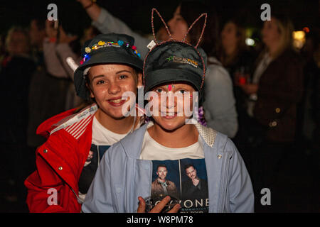 Falls Park Belfast, Ulster, Irlande 11 Août, 2019. Certains des 12 000 fans qui ont assisté à leur Boyzone concert au Festival de l'Ouest de Belfast. Ceci pour être les bandes dernier concert sur l'île ou l'Irlande Crédit : Bonzo/Alamy Live News Banque D'Images