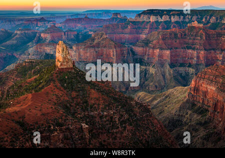 Lever du soleil au point de l'Imperial North Rim du Grand Canyon National Park, Arizona Banque D'Images