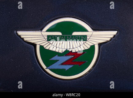 1990 Aston Martin V8 Vantage Volante Zagato badge voiture Banque D'Images