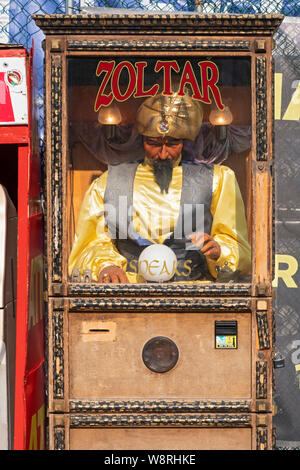 ZOLTAR. Parlant d'un dire de fortune machine de la promenade à Coney Island, Brooklyn, New York. Banque D'Images