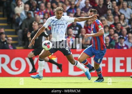 Londres, Royaume-Uni. 10 août, 2019. Dominic Calvert-Lewin d'Everton ne peut pas contrôler une croix au cours de la Premier League match entre Crystal Palace et Everton à Selhurst Park, Londres, Angleterre le 10 août 2019. Photo de Ken d'Étincelles. Usage éditorial uniquement, licence requise pour un usage commercial. Aucune utilisation de pari, de jeux ou d'un seul club/ligue/dvd publications. Credit : UK Sports Photos Ltd/Alamy Live News Banque D'Images