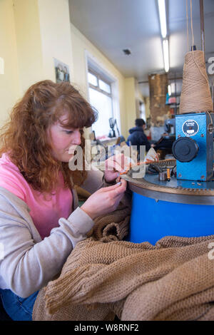 Dans l'usine Laurence Odie Knitwear dans le village de Hoswick Shetland qui produisent des pulls pour les maisons de mode dans le monde entier Banque D'Images