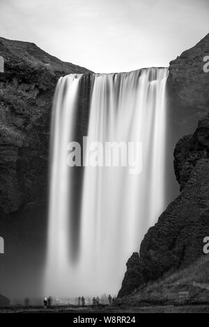 Skogafoss, plus haute cascade dans le sud de l'Islande Banque D'Images