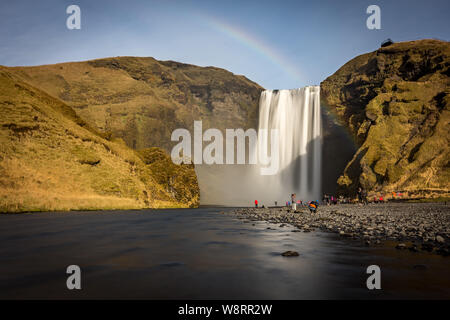 Skogafoss, plus haute cascade dans le sud de l'Islande Banque D'Images