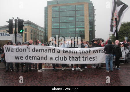 Newcastle Upon Tyne, au Royaume-Uni. 11 août, 2019. Newcastle United fans manifester contre le propriétaire du club fooball Mike Ashley, Crédit : DavidWhinham/Alamy Live News Banque D'Images