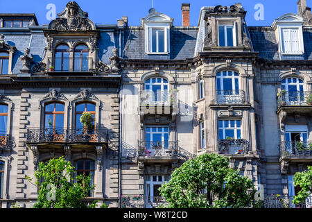 Rangée de bâtiments résidentiels, de style wilhelmien, quartier Neustadt, Strasbourg, Alsace, France, Europe, Banque D'Images