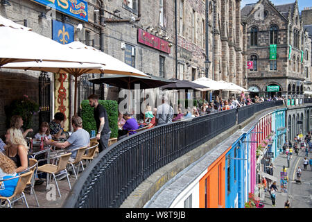 Terrasse au-dessus de Victoria Victoria Street, Édimbourg, Écosse, Royaume-Uni Banque D'Images