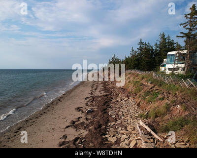 Campings en bord de mer, terrains de camping, parc pour véhicules de camping au Camping la vague, juillet 2017, Île Miscou, Nouveau-Brunswick, est du Canada Banque D'Images