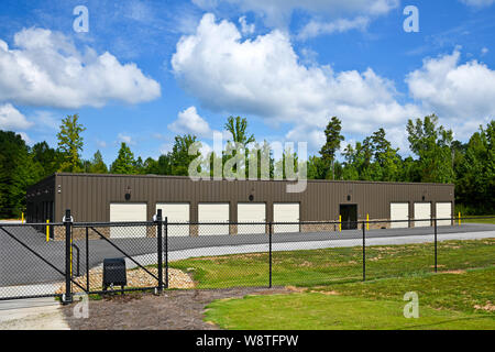 Un nouveau bâtiment de stockage sécurisé Gated avec Auto Accès Banque D'Images