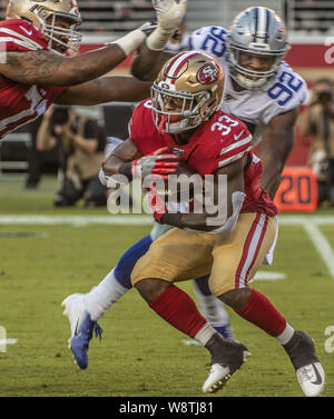 10 août 2019, Santa Clara, Californie, États-Unis : San Francisco 49ers en marche arrière Austin Walter (33) le Samedi, Août 10, 2019, au stade de Lévis à Santa Clara, en Californie. Les 49ers défait les cowboys 17-9 dans un match pré-saison. (Crédit Image : © Al Golub/Zuma sur le fil) Banque D'Images