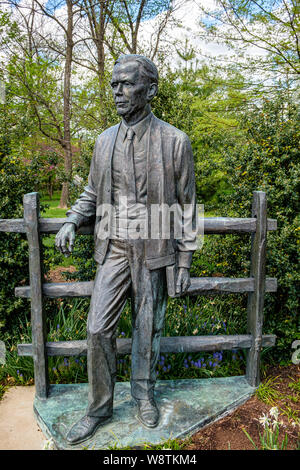 George C Marshall Statue, Le Marshall House, 312 East Market Street, Leesburg, Virginia Banque D'Images