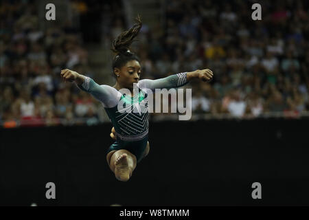 9 août 2019 : Simone Biles gymnaste fait concurrence au cours de la première journée de la compétition féminine senior au 2019 Championnats US, s'est tenue à Kansas City, MO. Melissa J. Perenson/CSM Banque D'Images