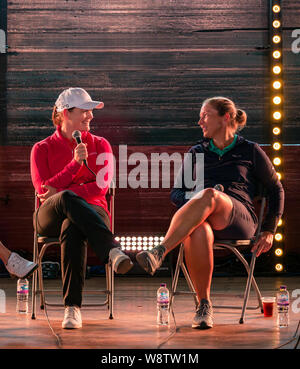 Top des golfeuses professionnelles dans Mesdames Scottish Open en podcast sur la piste de danse, le Fringe par la mer, North Berwick, East Lothian, Scotland, UK Banque D'Images