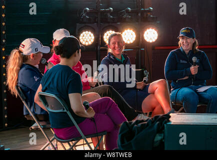 Top des golfeuses professionnelles dans Mesdames Scottish Open en podcast sur la piste de danse, le Fringe par la mer, North Berwick, East Lothian, Scotland, UK Banque D'Images