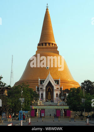 Phra Pathom Chedi, Nakhon Pathom, Thaïlande, Asie Banque D'Images