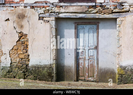 Une maison rustique près du village de lamas le long du Camino Primitivo. Cette route parcourue du pèlerinage de Saint-Jacques s'exécute au sud-ouest du Banque D'Images