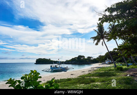 Malapascua, Philippines, 2019. Juillet 15 bateaux à plage à Malapascua aux Philippines Banque D'Images