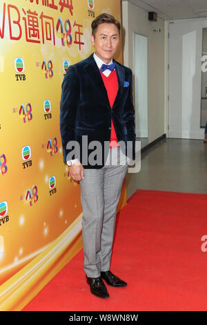 Hong Kong acteur Joe Ma Tak-chung pose comme il arrive pour une cérémonie de la lumière pour le 48e anniversaire de la TVB à Hong Kong, Chine, 20 octobre 2014. Banque D'Images