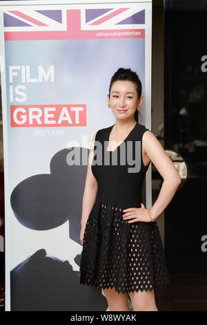 L'actrice chinoise Qin Hailu pose au cours d'une conférence de presse pour le Grand Film Tours à Londres, Royaume-Uni, le 4 juin 2014. L'actrice chinoise Qin Hailu a débuté Banque D'Images