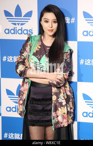 L'actrice chinoise Fan Bingbing pose à un parti Adidas à Shanghai, Chine, 25 septembre 2014. Banque D'Images