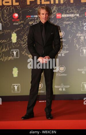 Réalisateur Michael Bay pose sur le tapis rouge pour la cérémonie de clôture du 17e Festival International du Film de Shanghai à Shanghai, Chine, 22 Banque D'Images